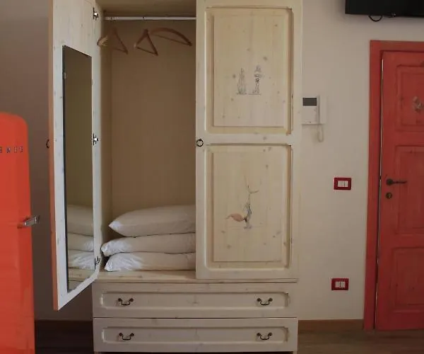 Elementa Bed & Breakfast 3*